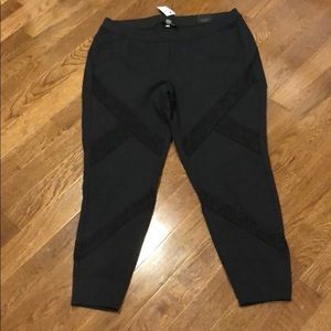 NWT LACE TRIMMED LANE BRYANT LEGGINGS 22-24